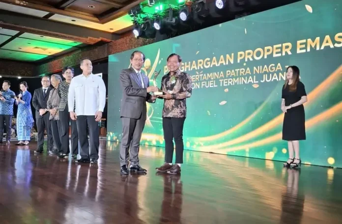 Pertamina Patra Niaga Jatimbalinus Regional meraih penghargaan Program Penilaian Peringkat Kinerja Perusahaan 2024