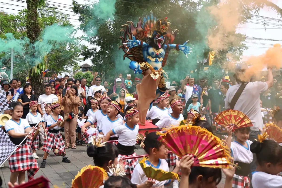 Festival Ogoh-Ogoh Mini Singasana II yang diikuti oleh anak-anak Taman Kanak-Kanak (TK) se-Kota Singasana, Sabtu 15 Maret 2025.