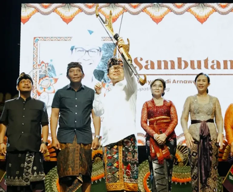 Festival Seni Budaya Ke-13 Desa Adat Kuta resmi ditutup oleh Bupati Badung I Wayan Adi Arnawa, Senin 31 Maret 2025.