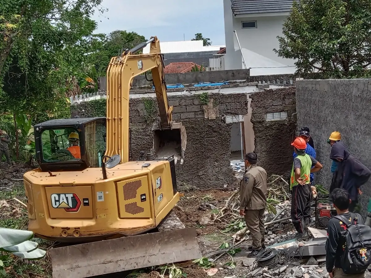 Tegakkan Ketertiban dan Estetika, Satpol PP Badung Tertibkan Bangunan Liar di Taman Griya