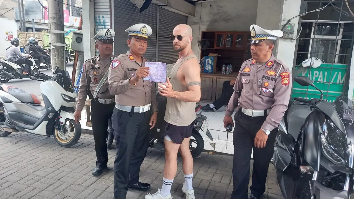 Guna meningkatkan ketertiban lalu lintas, khususnya di kawasan pariwisata, Polres Badung memperkuat kegiatan penertiban kendaraan bermotor.