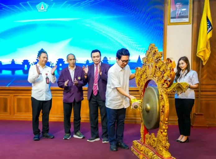 Bupati Badung I Wayan Adi Arnawa secara resmi meluncurkan Program Nak Badung Sehat di Puspem Badung pada Sabtu 31 Mei 2025.