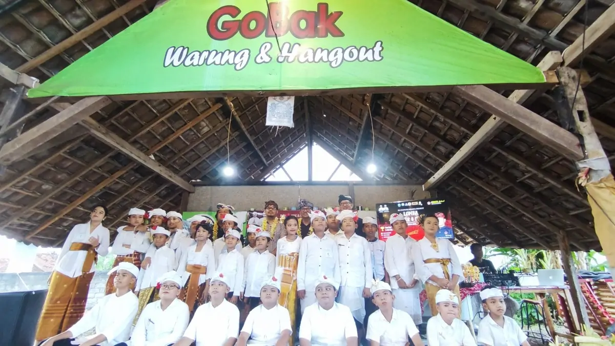 Dalam upaya melestarikan seni dan budaya Bali sejak dini, Anggota DPRD Kota Denpasar, I Nyoman Gede Sumara Putra (Bli Mangde) bekerja sama dengan SMP PGRI 8 Denpasar (Griasta), menyelenggarakan lomba Gender dan Rindik tingkat Sekolah Dasar se-Kota Denpasar.