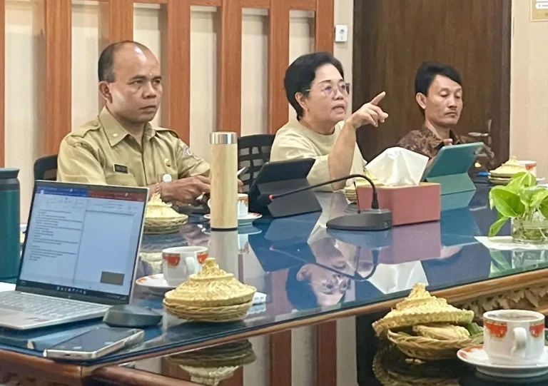 DKLH Provinsi Bali terus mempercepat penyusunan peta jalan dalam upaya menyelesaikan persoalan pengelolaan sampah di wilayah Bali.