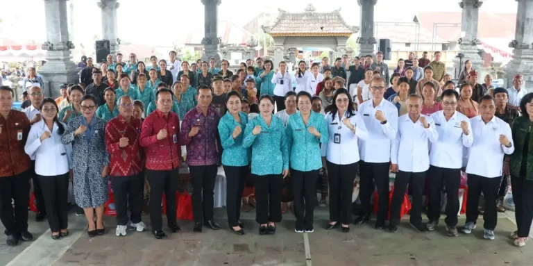 Sekretaris I TP PKK Provinsi Bali, Ny. Seniasih Giri Prasta menegaskan pentingnya peran kader PKK mendukung upaya pemerintah menekan stunting