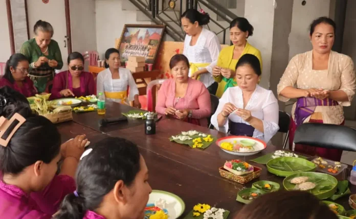 Salah satunya pelatihan keterampilan hidup yang digelar Wanita Hindu Dharma Indonesia (WHDI) Kota Denpasar pada Sabtu pagi, 14 Juni 2025.