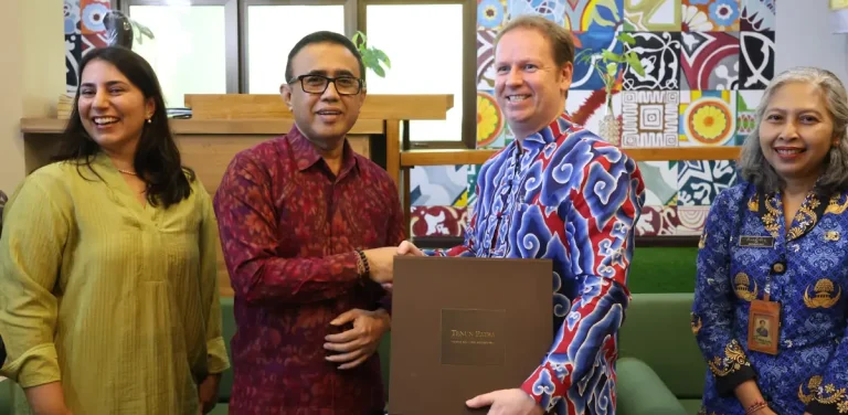 Wali Kota Denpasar, I Gusti Ngurah Jaya Negara, menerima audiensi Wakil Duta Besar Inggris untuk Indonesia, Matthew Downing
