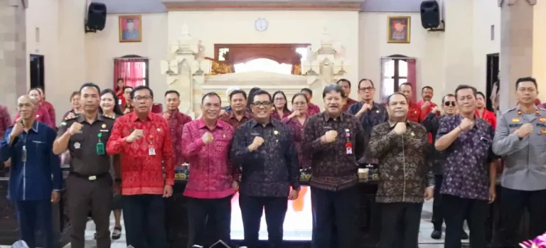 Bupati Tabanan, Dr. I Komang Gede Sanjaya, S.E., M.M., menyampaikan tanggapan resmi atas pemandangan umum fraksi-fraksi DPRD Tabanan