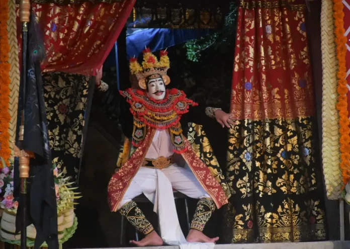Taman Budaya Art Center, bergemuruh pada Kamis malam, 26 Juni 2025, saat Sekaa Kesenian Topeng Gases Bali tampil sebagai duta Kota Denpasar