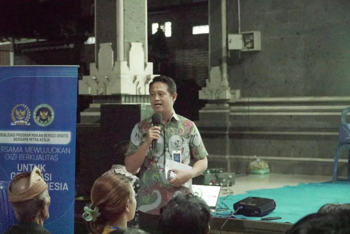 Program Makan Bergizi Gratis (MBG) hadir di Desa Tuwed, Jembrana, sebagai upaya strategis pemerintah dalam menurunkan angka stunting dan membentuk generasi sehat menuju Indonesia Emas 2045.
