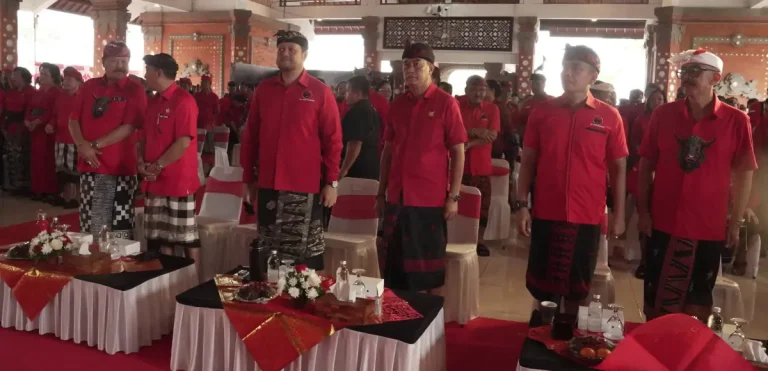 Wakil Bupati Bagus Alit Sucipta menunjukkan dukungannya terhadap ekonomi kreatif generasi muda dengan menghadiri Lomba Barista Kopi Bali