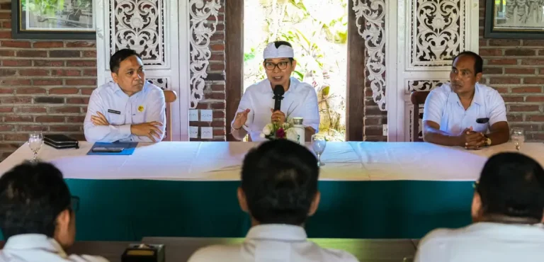 Bupati Adi Arnawa Tekankan Peran Strategis FK3D Sebagai Jembatan Pemerintah dan Masyarakat