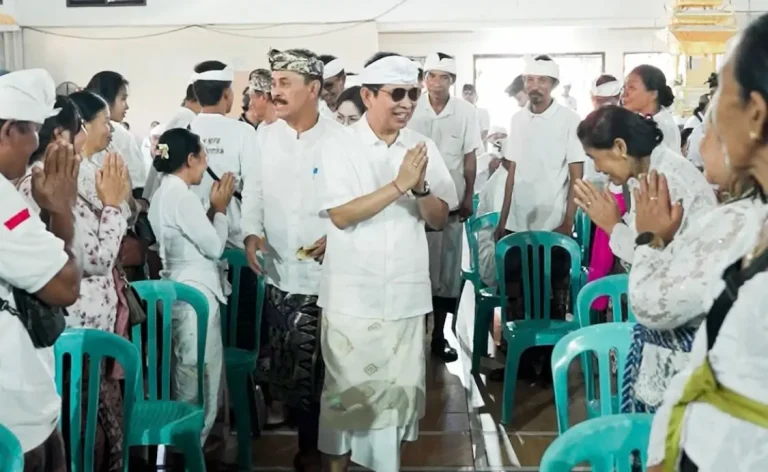 Bupati Badung Hadiri Karya Manusa Pitra Puja “Bhaktining Suputra” di Desa Adat Pecatu