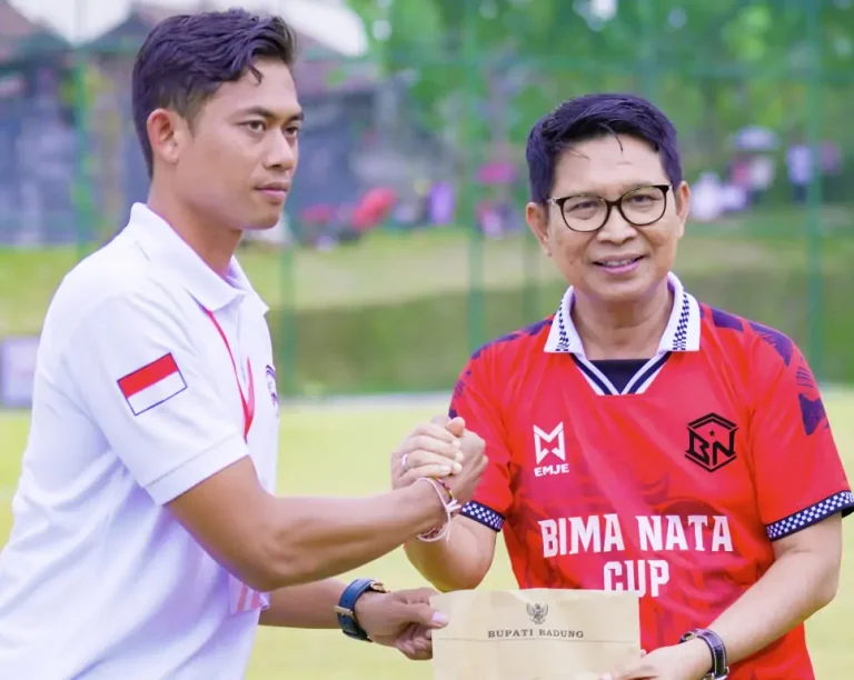 Bupati Badung, I Wayan Adi Arnawa, secara resmi membuka ajang olahraga Bima Nata Cup II, sebuah turnamen sepak bola antar desa