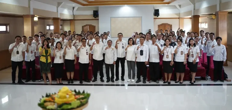 Dinas Komunikasi, Informatika dan Statistik (Diskominfos) Kota Denpasar menyelenggarakan Coaching Clinic bagi Pejabat Pengelola Informasi