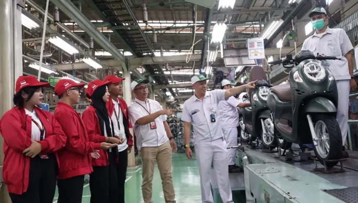 Astra Motor Bali kembali menggulirkan program tahunan bergengsi bagi pelajar SMA/sederajat se-Bali, yakni AHM Best Student 2025.