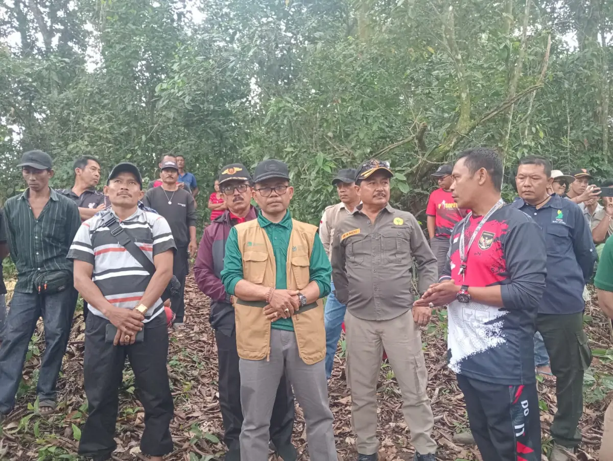 Pemerintah Provinsi Bali melalui Dinas Kehutanan dan Lingkungan Hidup turun langsung ke Desa Sepang, Buleleng, menanggapi isu alih fungsi hutan dan menegaskan pentingnya perlindungan zona lindung demi kelestarian sumber air.