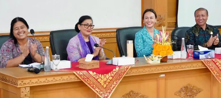 Putri Koster Dorong Aksi Nyata Tangani Sampah dari Hulu, Sasar Dua Kecamatan di Badung