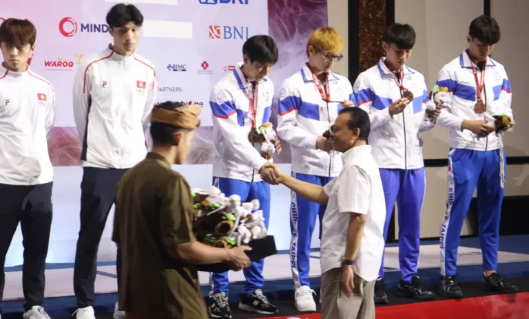 Sekda Bali Hadiri Penyerahan Medali AFC 2025, Menpora Dito Siapkan Akselerasi Anggar menuju Olimpiade