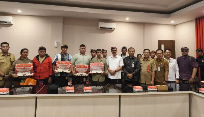 Pemerintah Kabupaten Bangli menyalurkan bantuan kepada warga terdampak bencana dan penyandang disabilitas dalam rangka Bulan Bakti Bung Karno 2025, sebagai wujud kepedulian dan upaya percepatan pemulihan pascabencana.