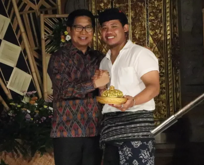 Bupati Badung, I Wayan Adi Arnawa menghadiri puncak peringatan Hari Ulang Tahun ke-41 STT Eka Satya Dharma Banjar Umopoh, Desa Penarungan