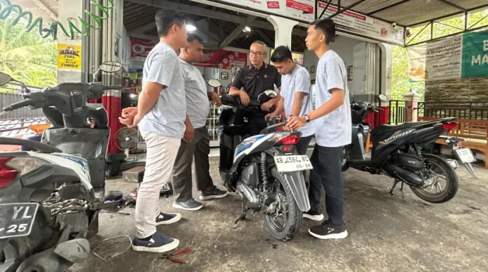 Yayasan Astra Honda Motor (Yayasan AHM) menyelenggarakan pelatihan lanjutan bagi puluhan pelaku UMKM bengkel motor binaan