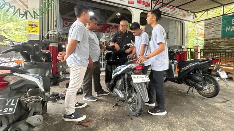Yayasan Astra Honda Motor (Yayasan AHM) menyelenggarakan pelatihan lanjutan bagi puluhan pelaku UMKM bengkel motor binaan