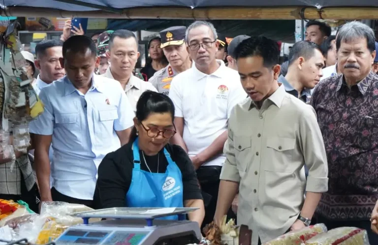 Wakil Presiden RI Gibran Rakabuming Raka melakukan kunjungan ke Pasar Dauh Pala, Desa Delod Peken, Kecamatan Tabanan, Sabtu pagi 5 Juli 2025.