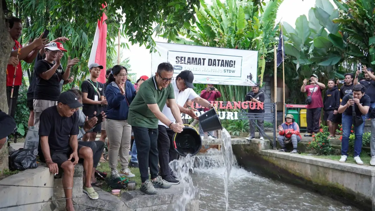 Wali Kota Denpasar Jaya Negara membuka Lomba Mancing ST. Dharma Werdhi di Tukad Lilaulangun, diikuti 1.200 peserta untuk dukung pelestarian sungai.