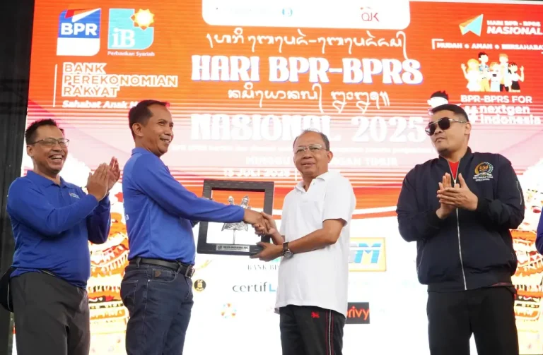 Gubernur Bali, Wayan Koster, menegaskan dukungannya terhadap pertumbuhan Bank Perkreditan Rakyat (BPR) sebagai bagian penting