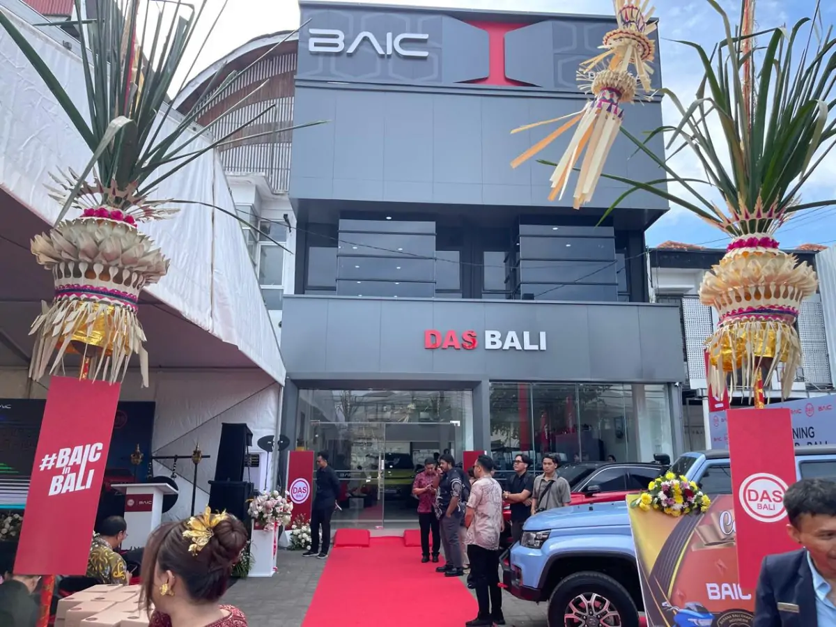 Kehadiran dealer baru ini menjadi bagian dari langkah ekspansi BAIC untuk semakin dekat dengan konsumen, khususnya di Bali yang dikenal sebagai destinasi wisata dan gaya hidup internasional.