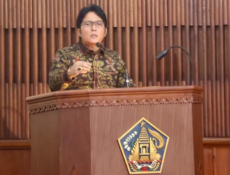 Wakil Gubernur Bali, I Nyoman Giri Prasta, menegaskan pentingnya kerja sama lintas pemerintah dalam menuntaskan kemiskinan di Pulau Dewata.
