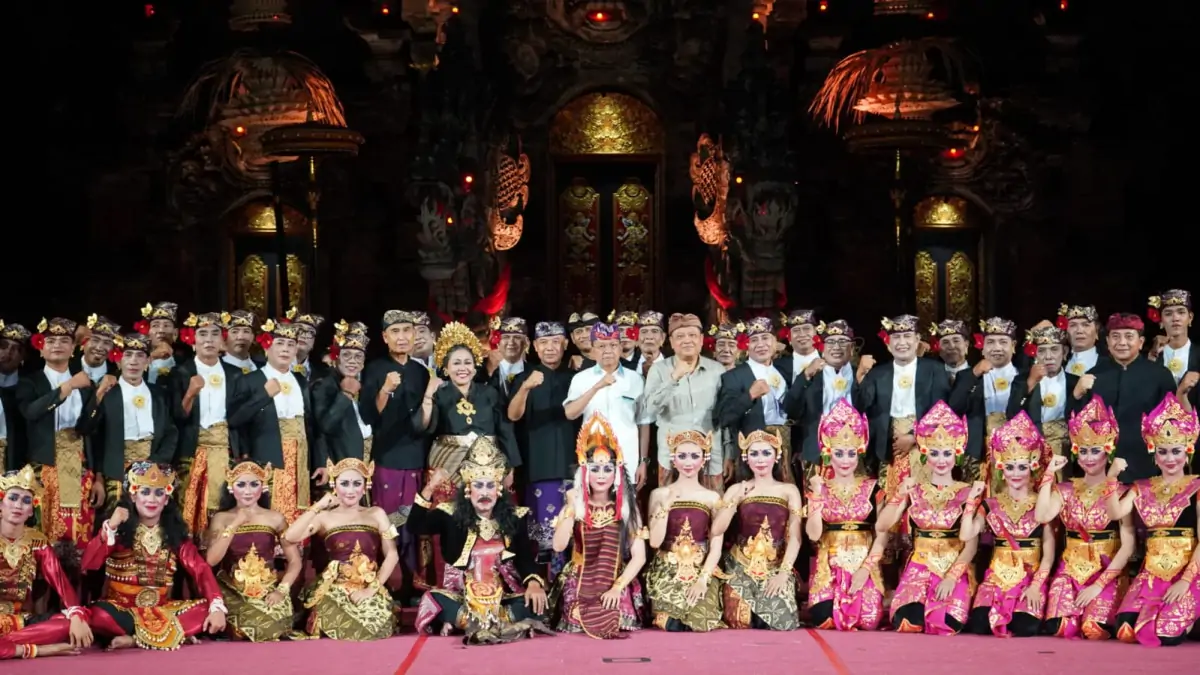 Gubernur Koster Hadiri Parade Gong Kebyar Dewasa PKB 2025, Denpasar dan Jembrana Tampil Memukau