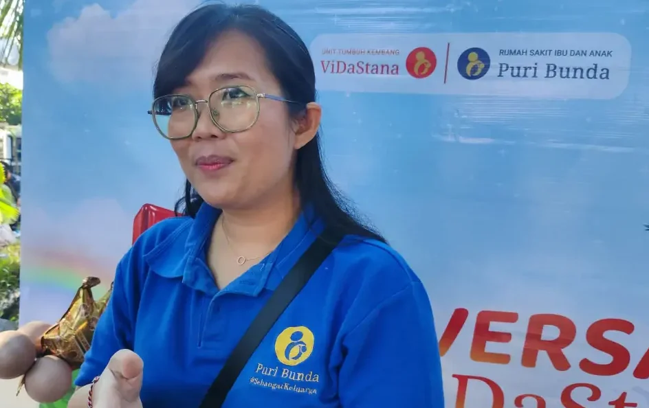 Direktur RSIA Puri Bunda, dr. Anak Agung Budiastiani, S.Ked saat diwawancara pada Minggu 20 Juli 2025