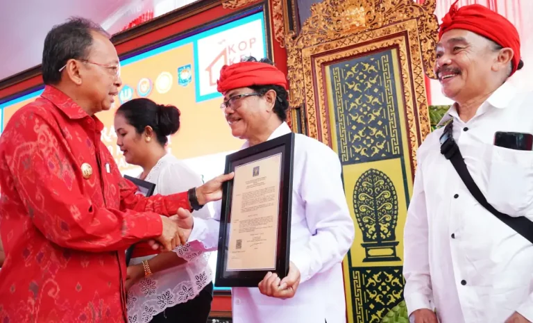 Gubernur Bali Wayan Koster menegaskan Koperasi Merah Putih di tingkat desa harus menjadi kekuatan utama memperkuat ekonomi kerakyatan