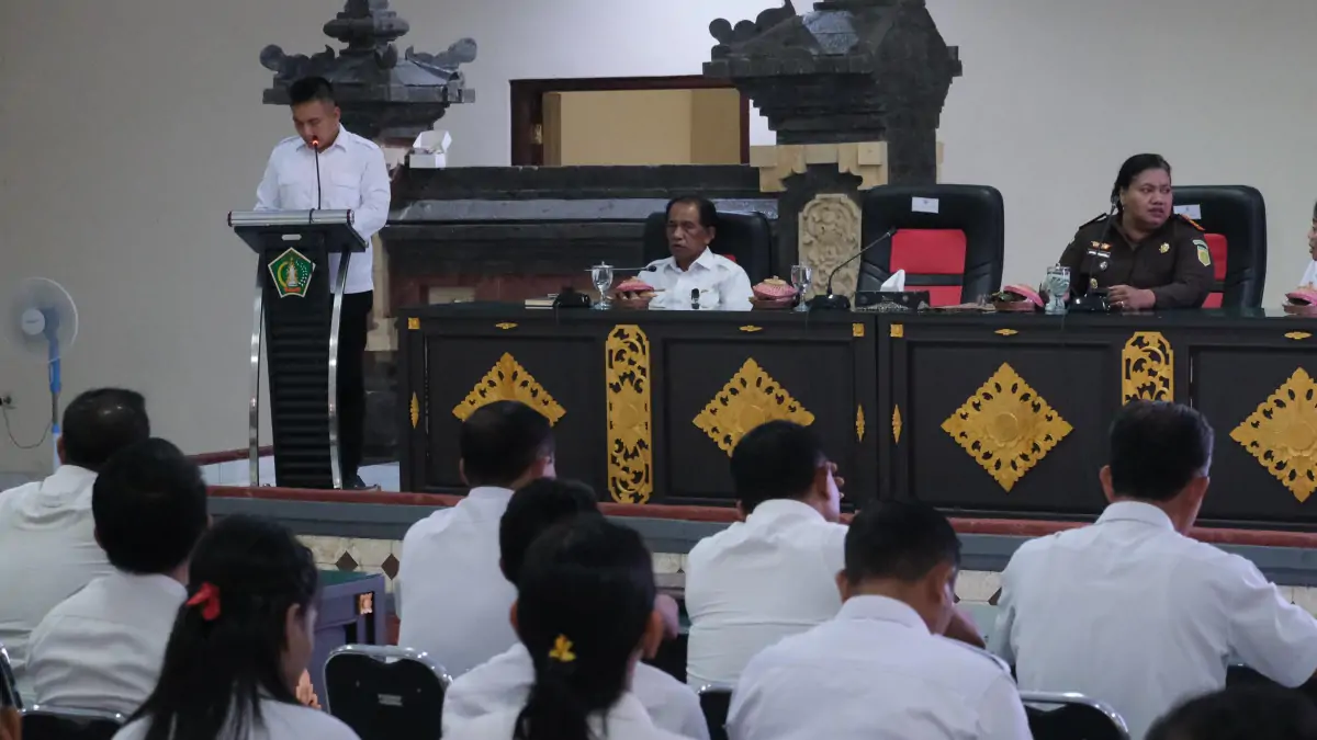 Wakil Bupati Jembrana membuka pelatihan pencegahan dan penanganan kekerasan seksual bagi Prebekel/Lurah untuk melindungi masyarakat, terutama anak dan perempuan.