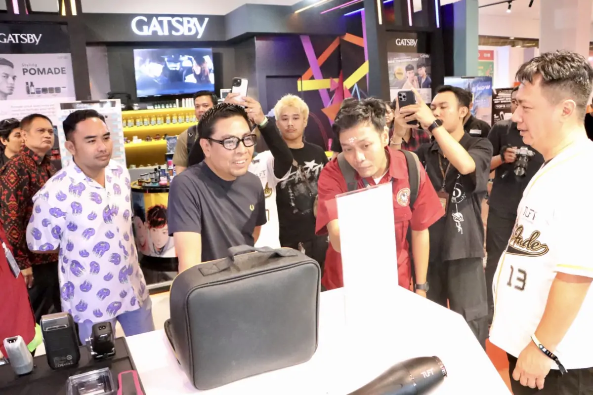 Wakil Walikota Denpasar, I Kadek Agus Arya Wibawa membuka secara resmi gelaran internasional bertajuk Bali Barber Expo tahun 2025 yang ditandai dengan pemukulan gong serta peninjauan stand barber yang dipusatkan di Gedung Dharma Negara Alaya Denpasar, Sabtu (5/7).