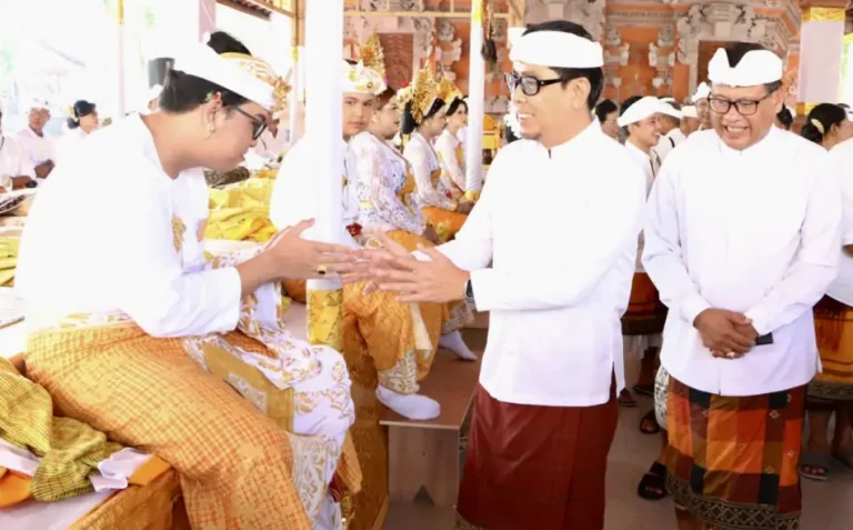 Untuk pertama kalinya, Desa Sidakarya menyelenggarakan upacara besar Karya Atma Wedana yang dirangkaikan dengan Metatah Kinambulan