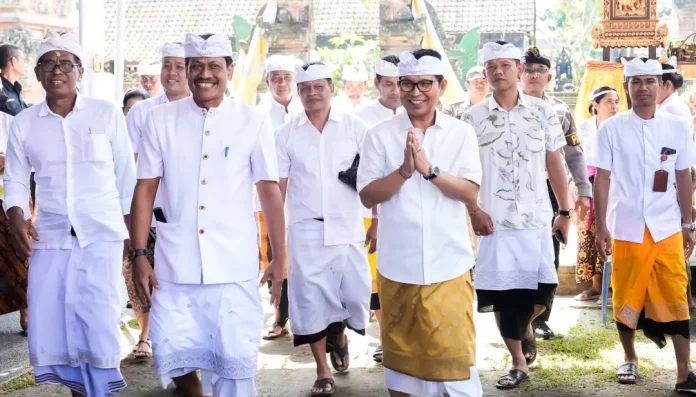Bupati Badung I Wayan Adi Arnawa menghadiri prosesi suci Karya Agung Mapedudusan Alit di Pura Anyar, Desa Adat Umahanyar, Desa Mambal
