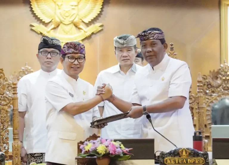Pemerintah Kabupaten Badung terus memperkuat komitmen dalam penanganan sampah, dalam Rapat Paripurna DPRD Badung, Kamis 14 Agustus 2025