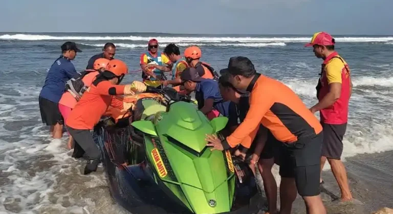 Sebuah insiden tragis terjadi di Pantai Seminyak, Kuta, Badung, saat Gusti Agung Anom (47), kehilangan nyawanya setelah terseret arus laut.