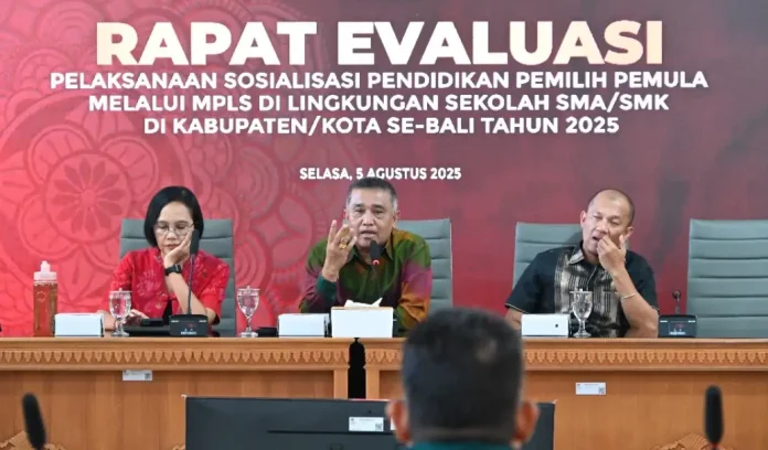 KPU Bali Perkuat Literasi Demokrasi di Kalangan Pelajar Lewat MPLS
