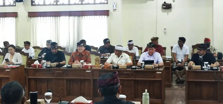 DPRD Provinsi Bali melalui Komisi I dan Komisi IV menggelar rapat pembahasan terhadap Rancangan Peraturan Daerah tentang Bale Kertha Adhyaksa