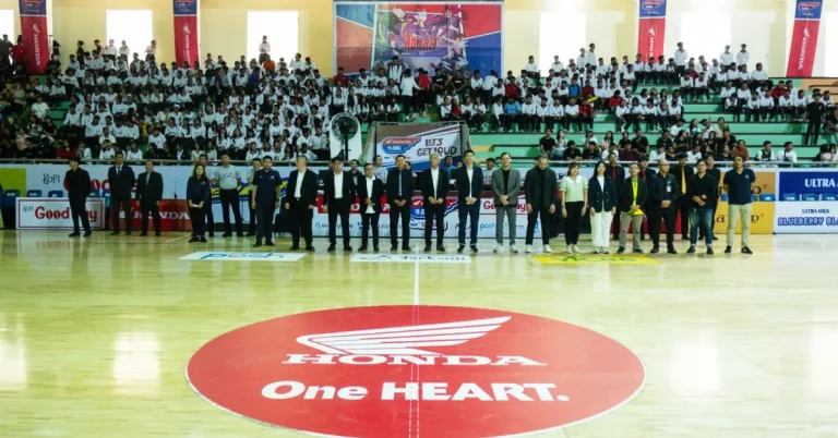 GOR Purna Krida, Kerobokan, bergemuruh saat Honda DBL 2025 resmi dimulai. Riuh tepuk tangan menyambut kompetisi basket terbesar