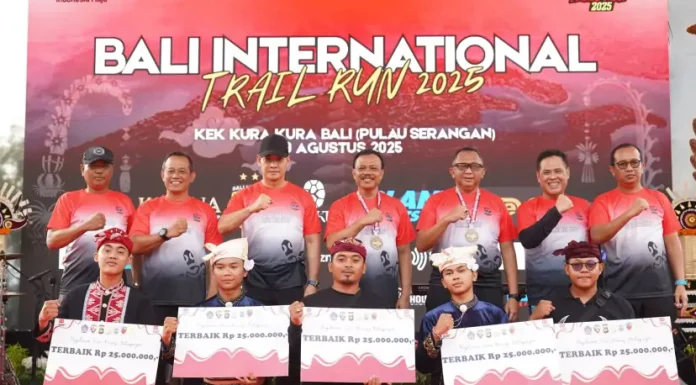Semangat kemerdekaan di Kura-Kura Bali, Pulau Serangan, Sabtu 9 Agustus 2025, saat ribuan peserta memadati Bali International Trail Run 2025.