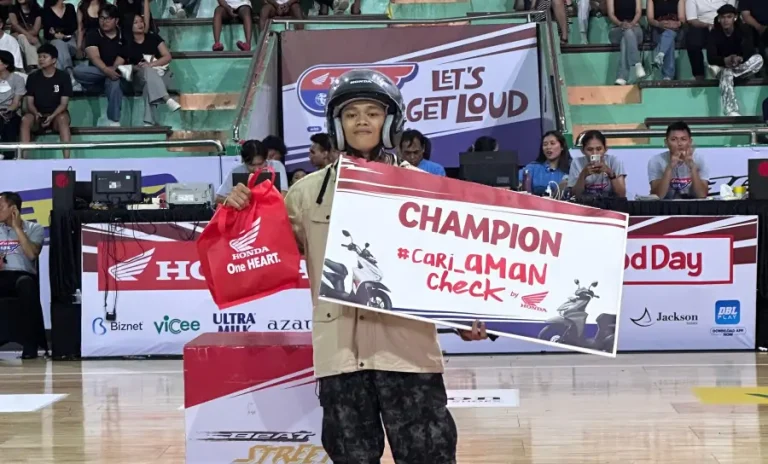 Suasana DBL Bali semakin meriah saat #Cari_Aman Challenge digelar, menghadirkan kombinasi antara olahraga dan edukasi keselamatan berkendara.