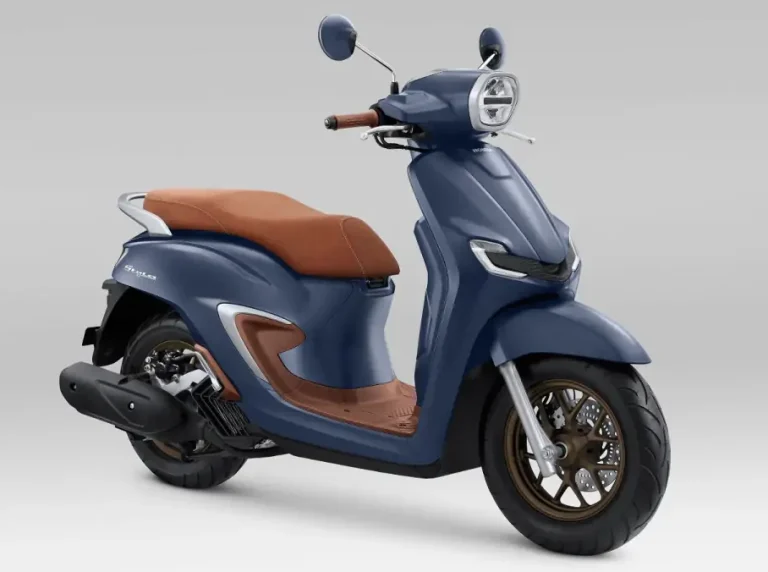 AHM mempertegas posisi New Honda Stylo 160 sebagai skutik premium fashionable dengan menghadirkan pilihan warna terbaru, Royal Matte Blue