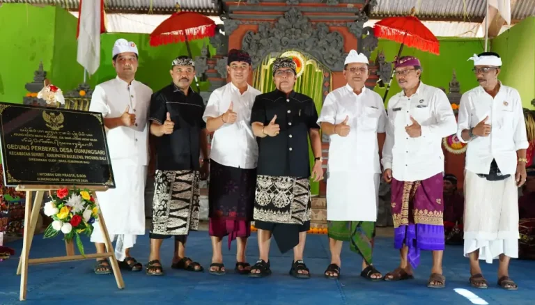 Wakil Gubernur Bali, I Nyoman Giri Prasta, menegaskan bahwa kepatuhan pada aturan serta tertib administrasi menjadi kunci utama dalam memberikan pelayanan terbaik