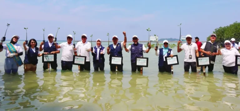 Astra menunjukkan komitmennya mendukung kesehatan masyarakat dan pelestarian lingkungan di Kampung Berseri Astra Pulau Pramuka.