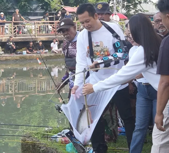 Ribuan Warga Padati Lomba Mancing HUT RI ke-80 dan HUT Kota Negara di Jembrana